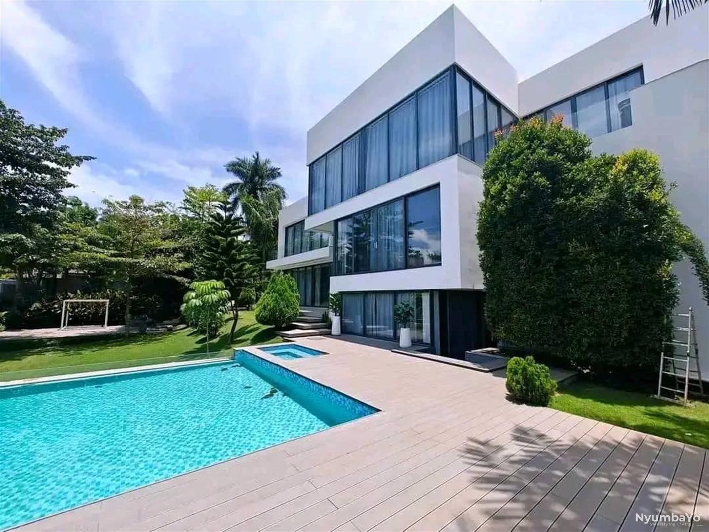 5 bedroom Mansion for sale in Munyonyo Kampala Uganda