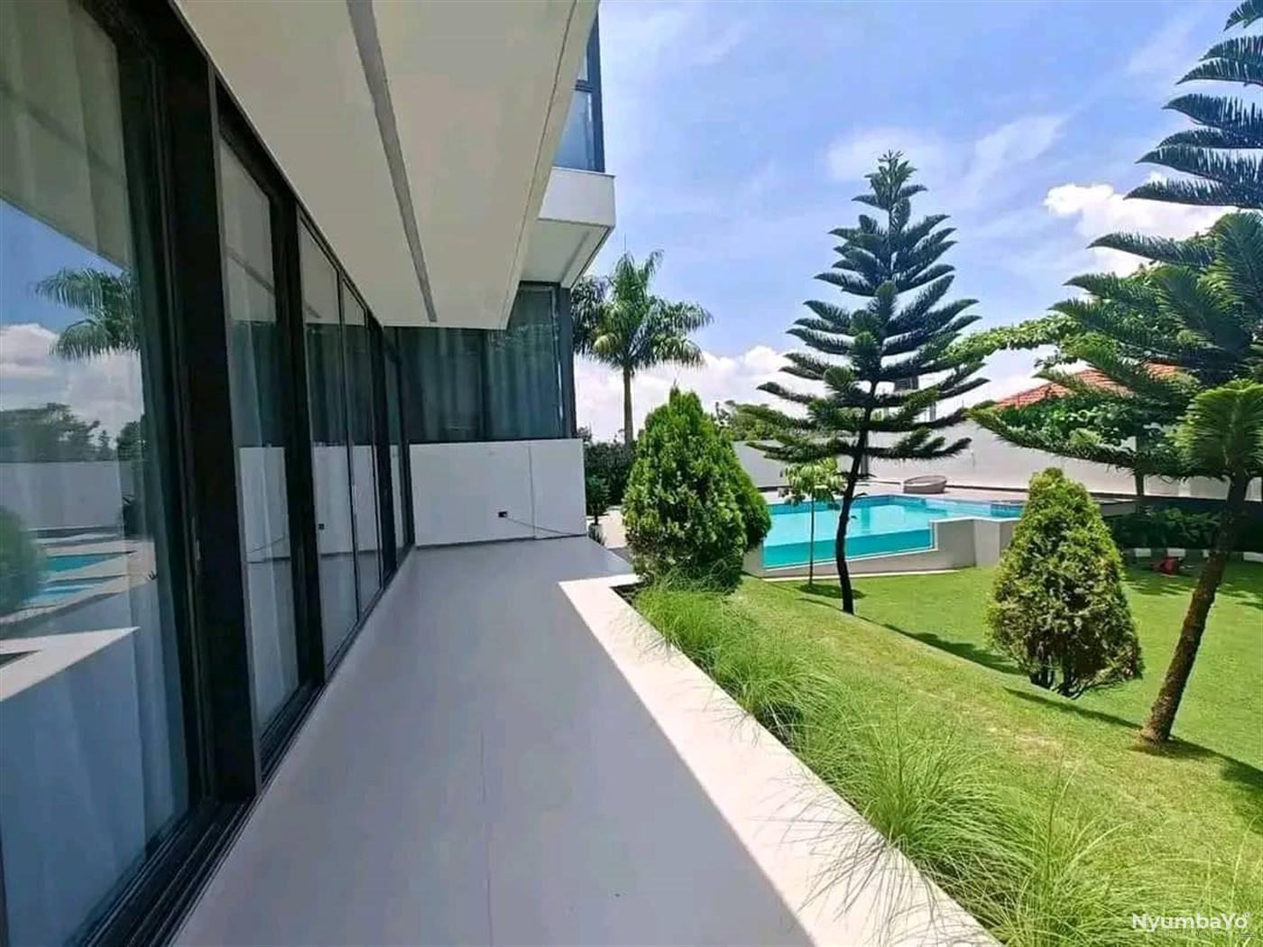 5 bedroom Mansion for sale in Munyonyo Kampala Uganda