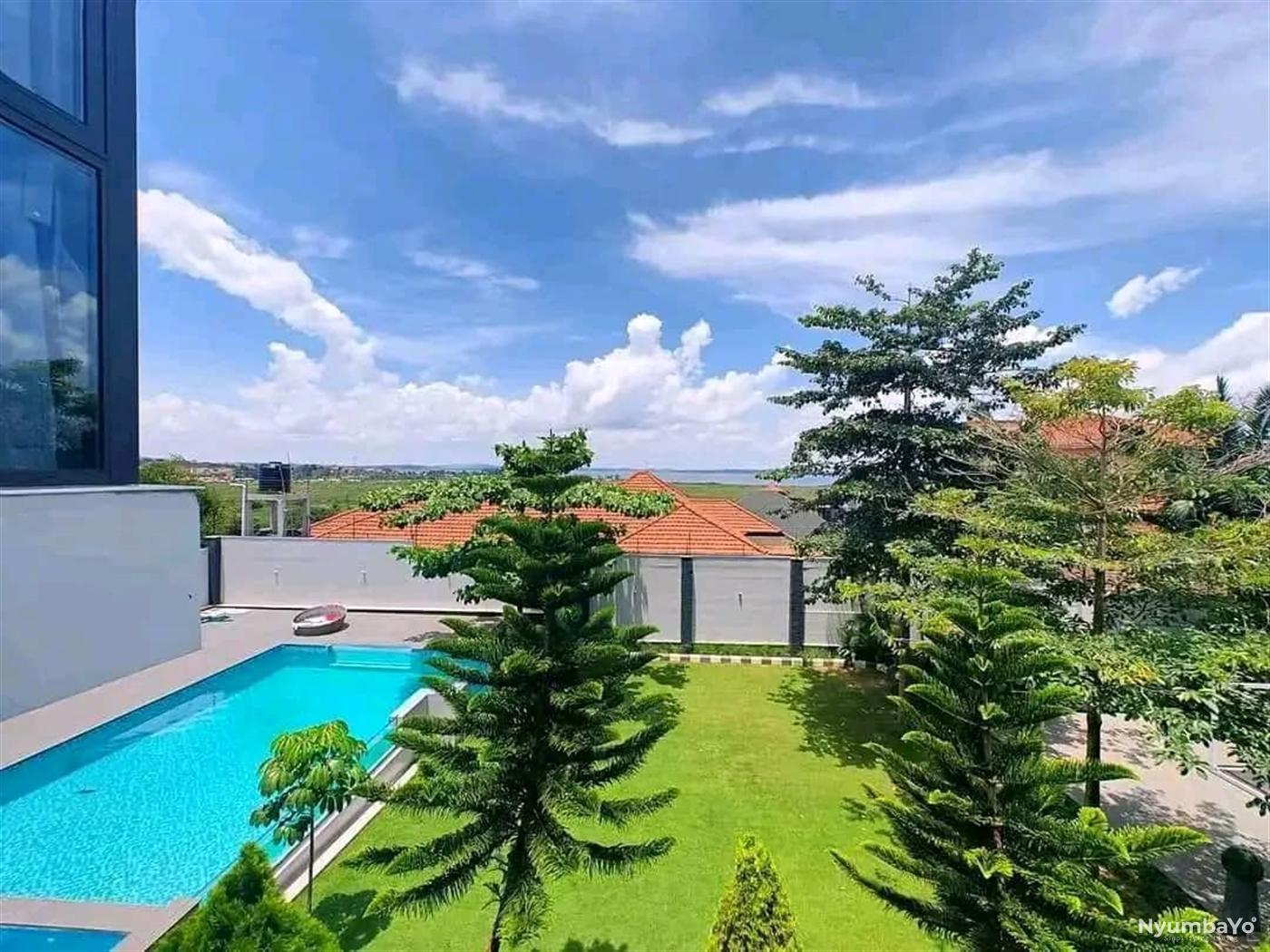 5 bedroom Mansion for sale in Munyonyo Kampala Uganda